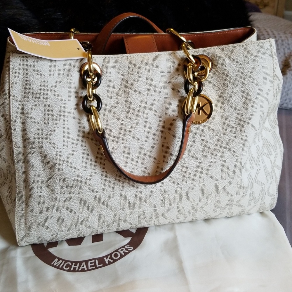 Michael Kors Jet Set Travel Tote